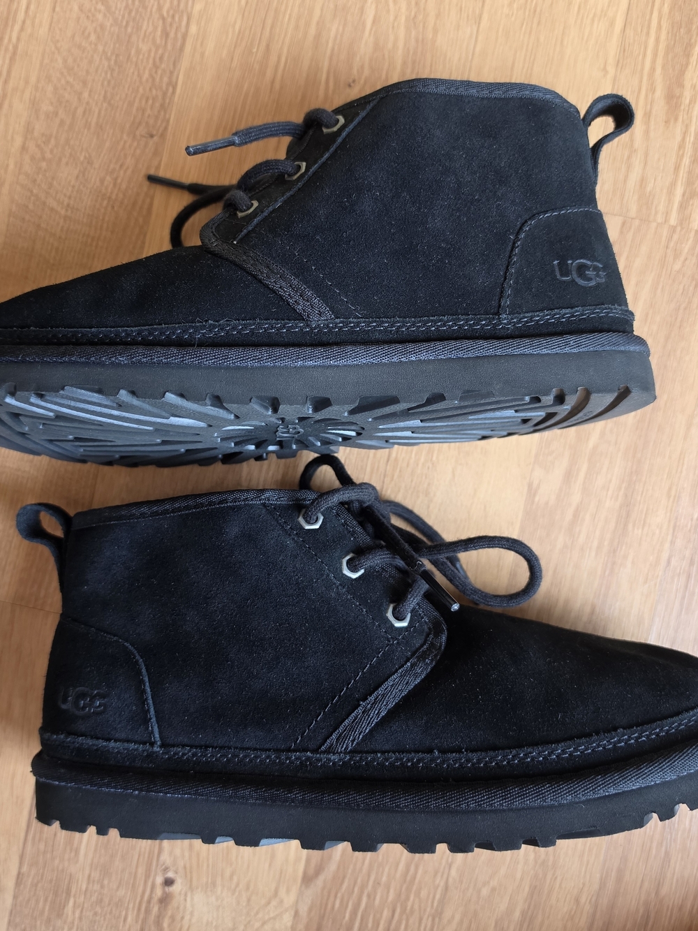 UGG Men’s Black Suede Chukka Boot